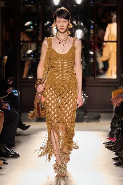 Look 35